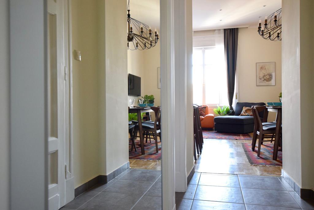 Luxury Apartment By Hi5 - Kiraly Street Suite Budapest Bagian luar foto